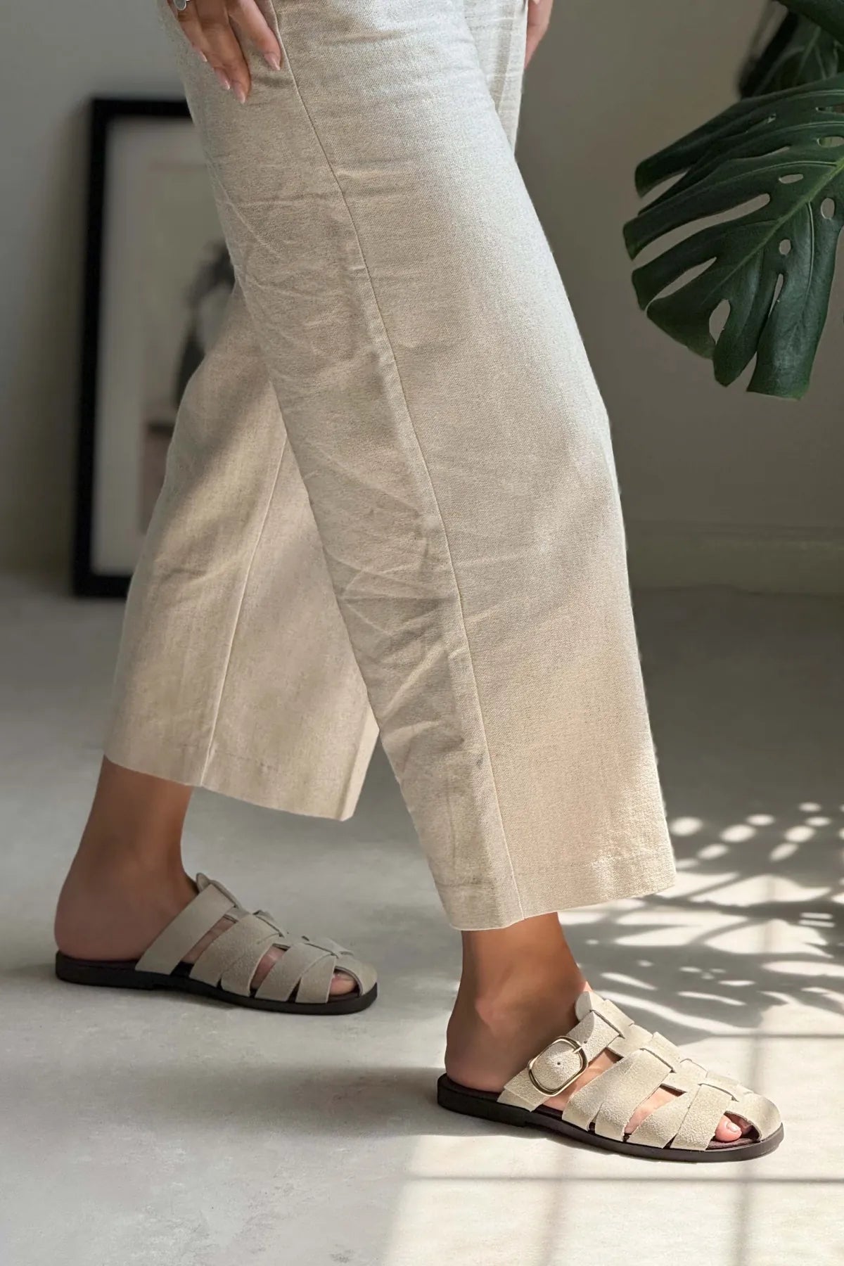 HONEY Beige Genuine Suede Buckle Detail Flat Women’s Slippers | FOOTWEAR | Slipper | Lebbse HONEY Beige Genuine Suede Buckle Detail Flat Women’s Slippers | FOOTWEAR | Slipper | Lebbse