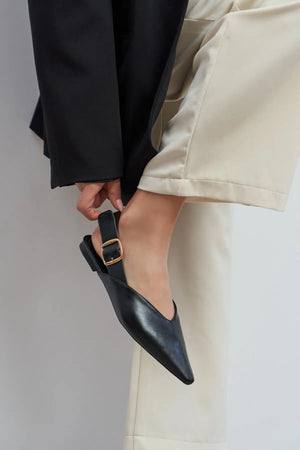 BENETO Black Matte Pointed Toe Belt Detail Women’s Ballet Flats