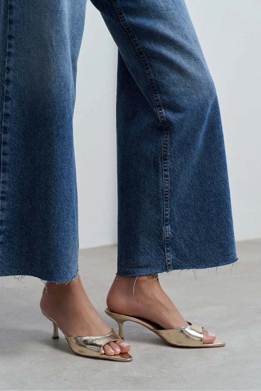 PROMISE Gold Patterned Pointed-Toe Women’s Slim Heel Slipper