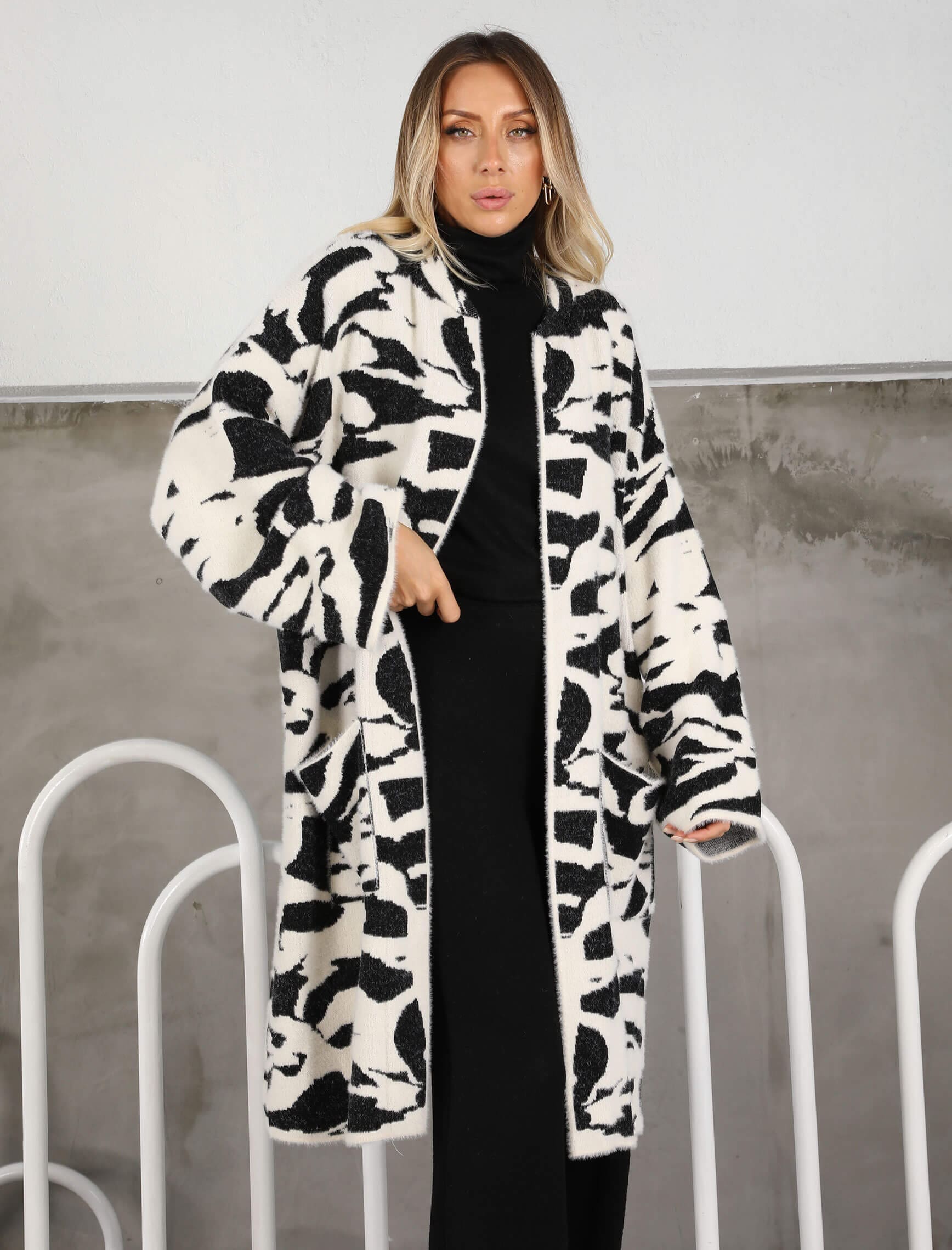 Black and White Pattern Long Soft Cardigan