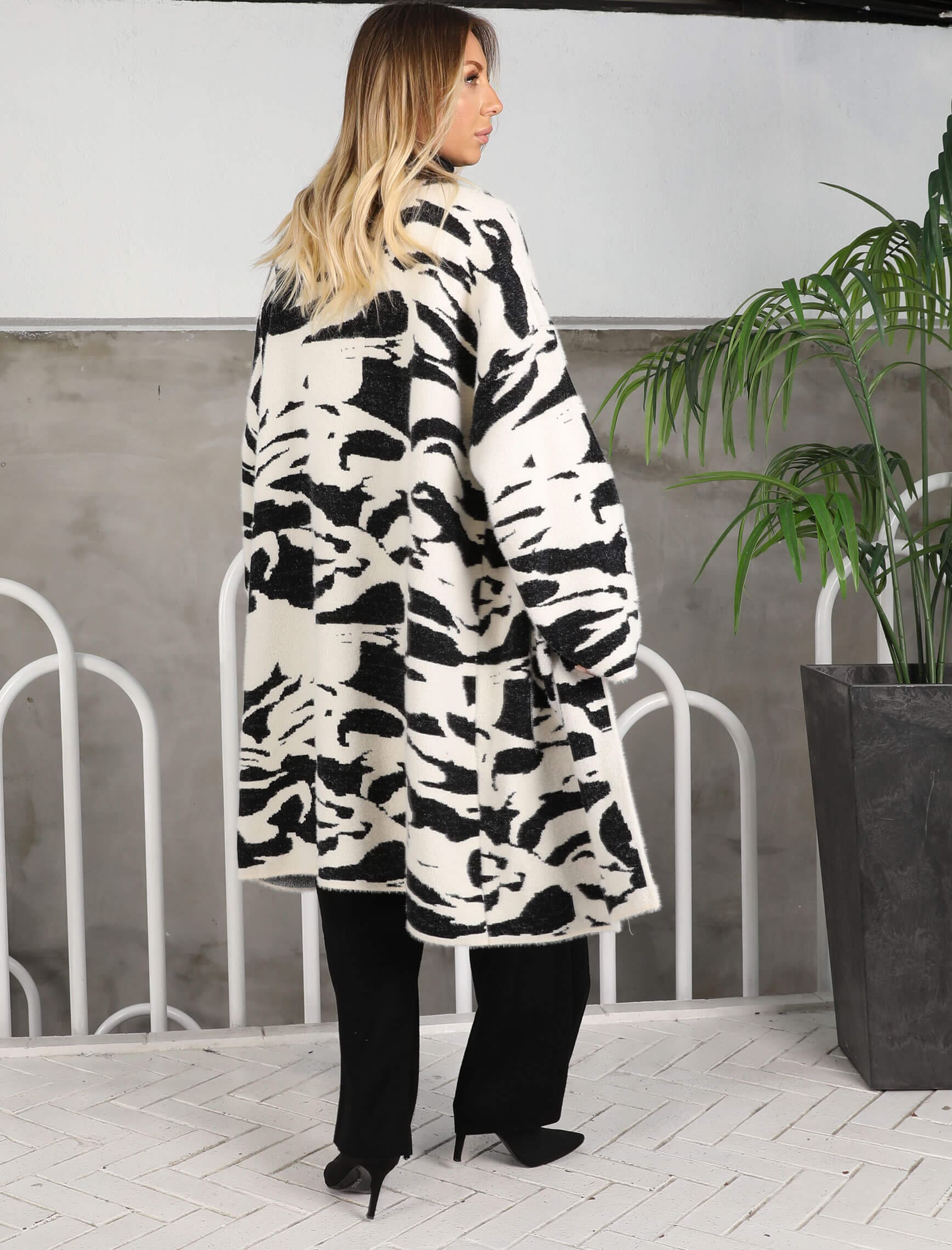 Black and White Pattern Long Soft Cardigan