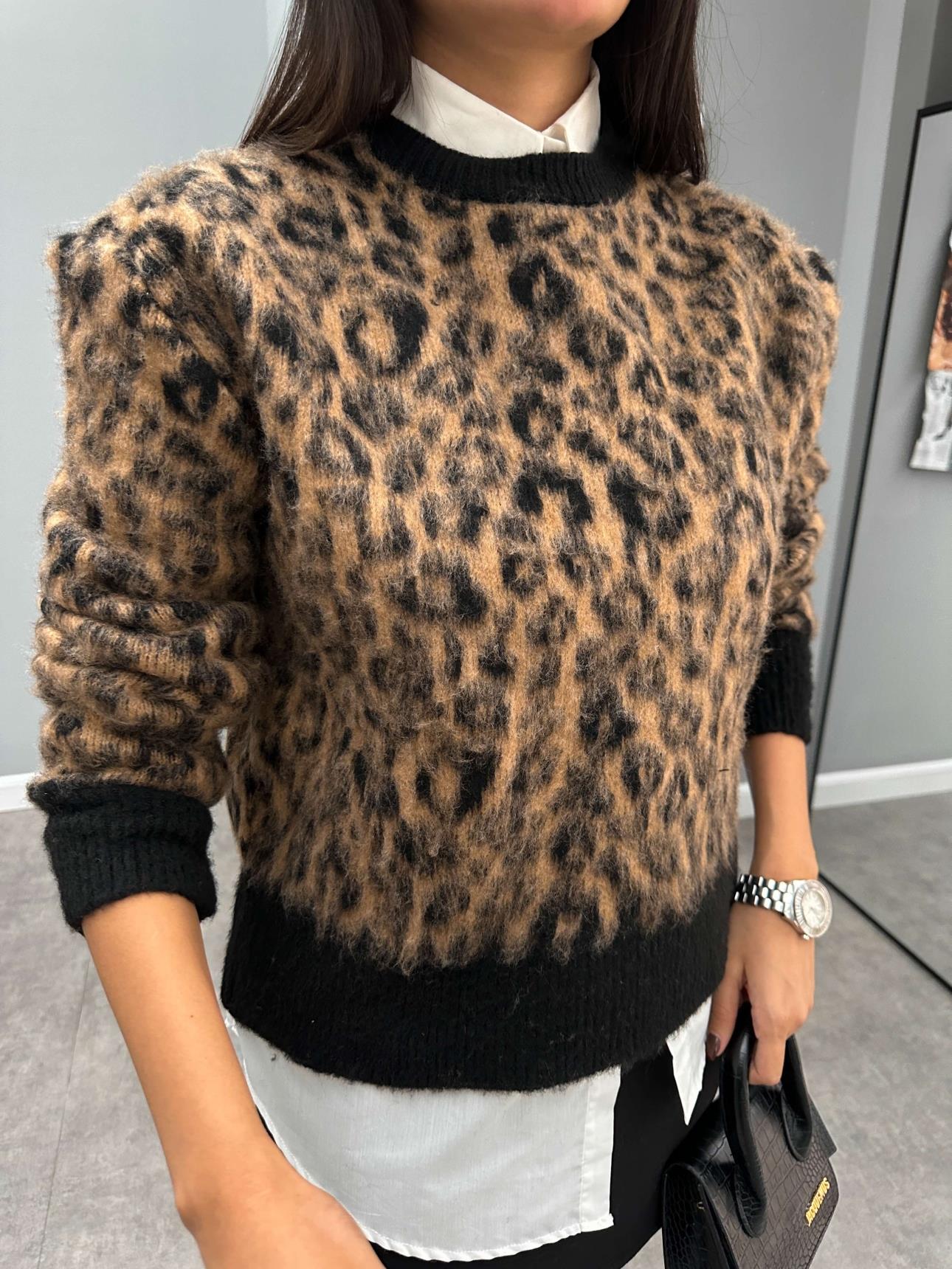 Leo Pattern Wool Blend Sweater