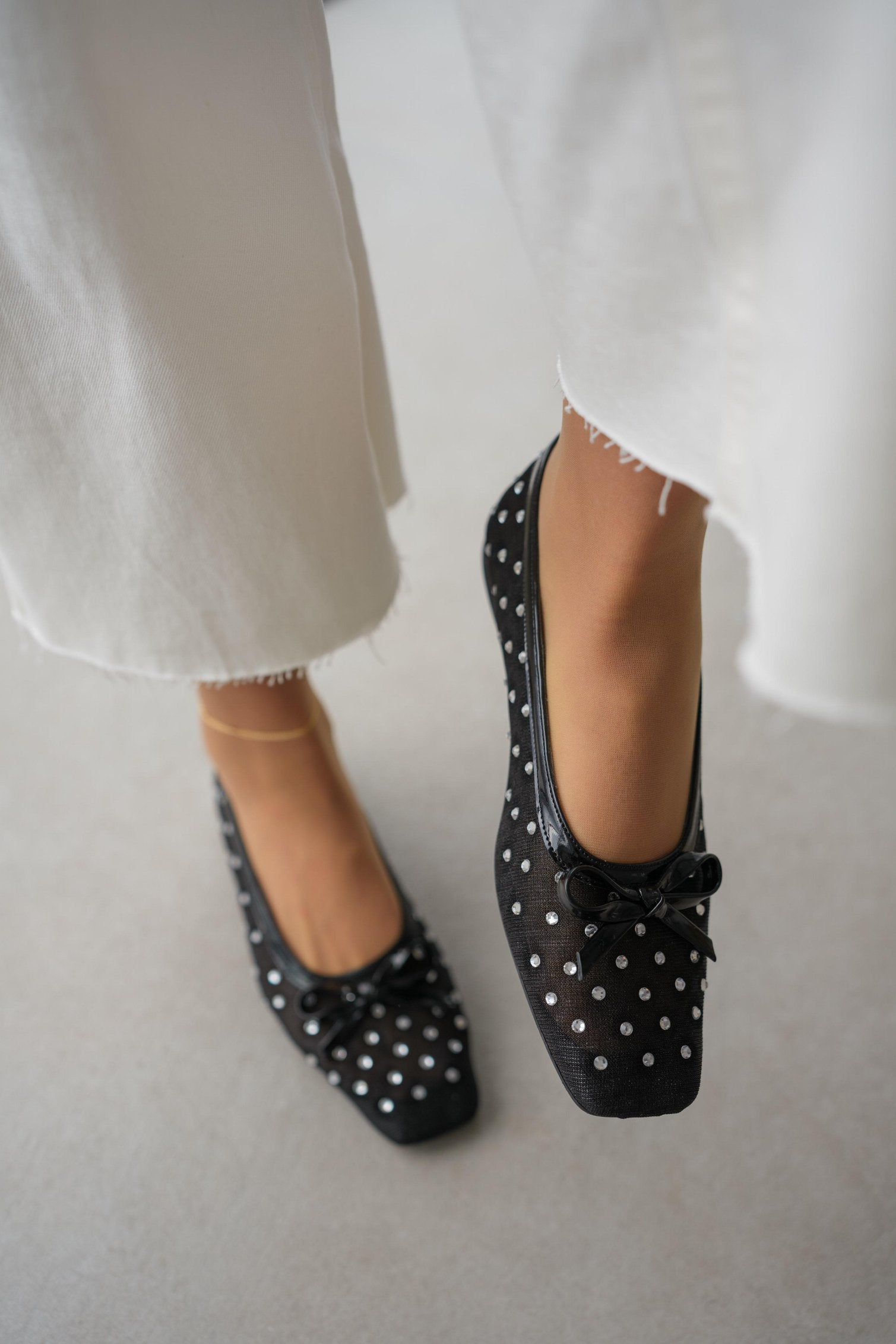 Hera Lace Detail Silver Sequin Embroidered Bow Women's Ballerinas- BLACK