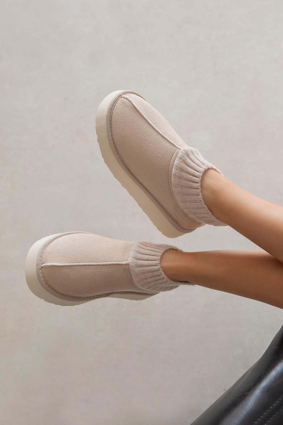 Yuki Women's Knit Detail Home Slippers - Beige