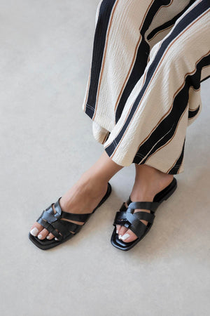 Luz Black Casual Leather Slippers