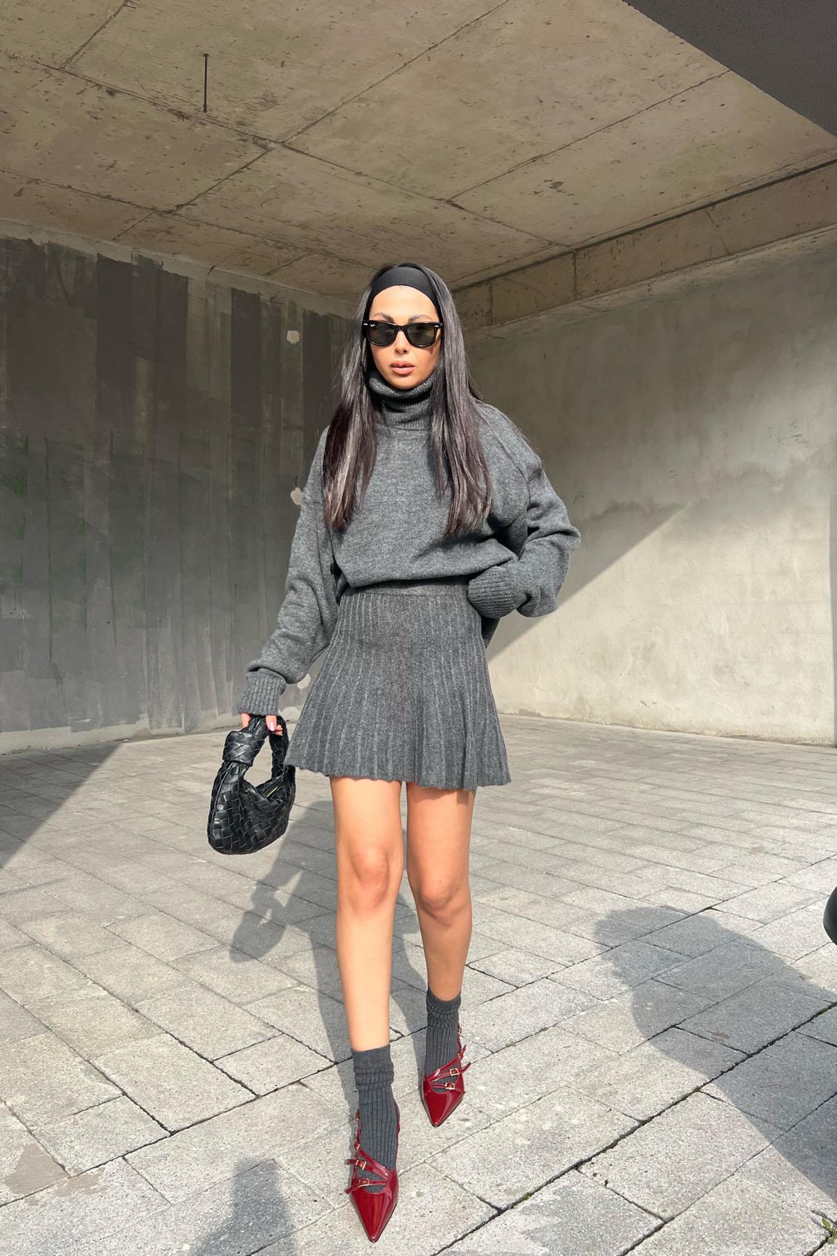 Anthracite Knitted Turtleneck Sweater and Skirt Set