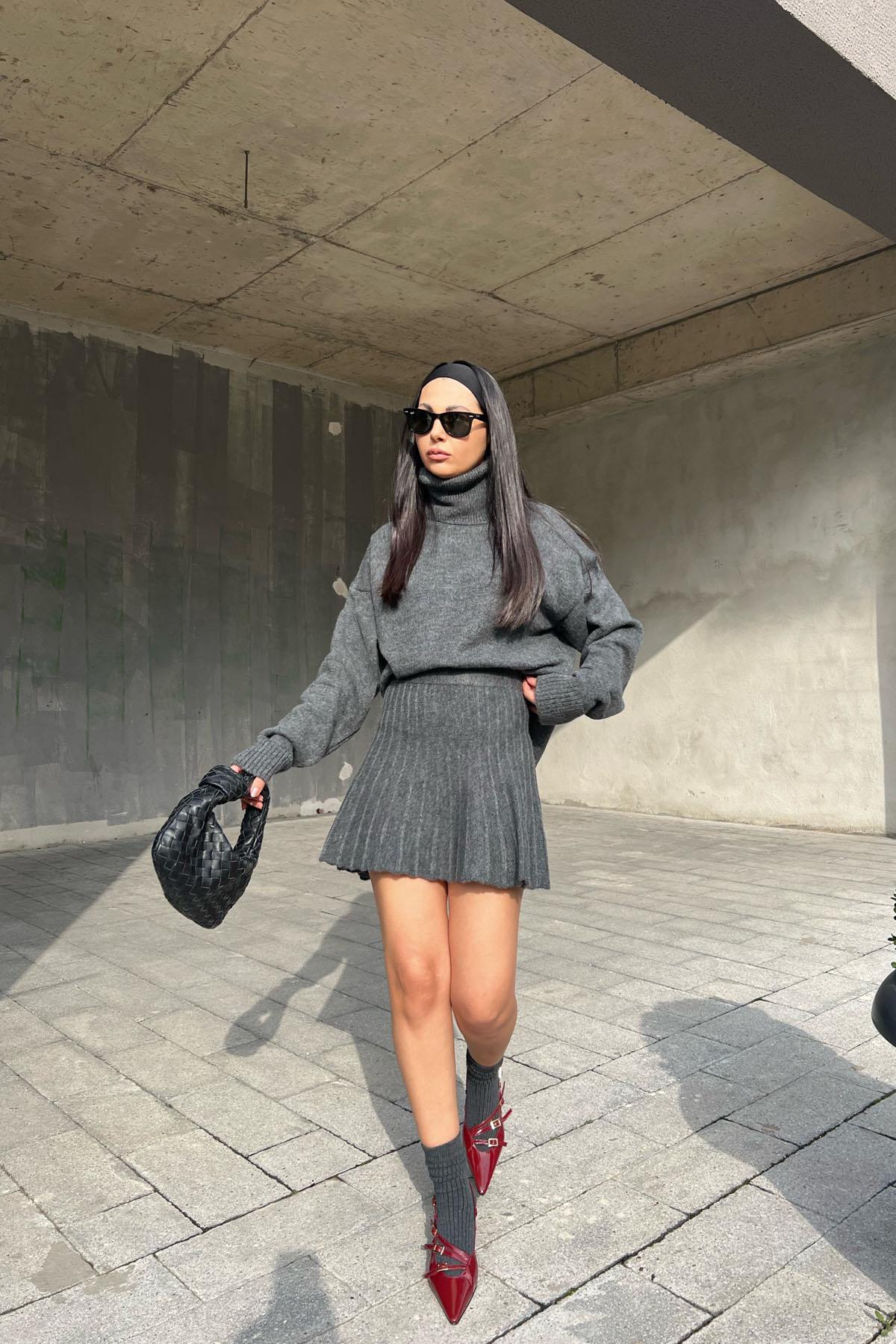 Anthracite Knitted Turtleneck Sweater and Skirt Set