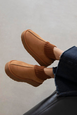 Yuki Women's Knit Detailed Home Slippers - Tan