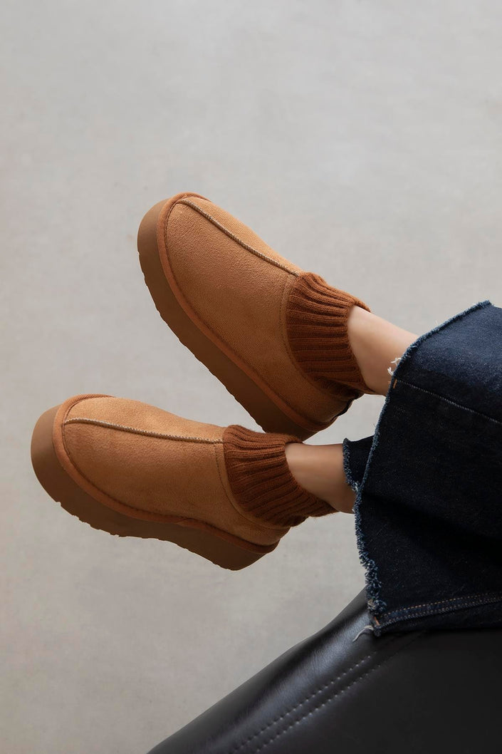 Yuki Women's Knit Detailed Home Slippers - Tan