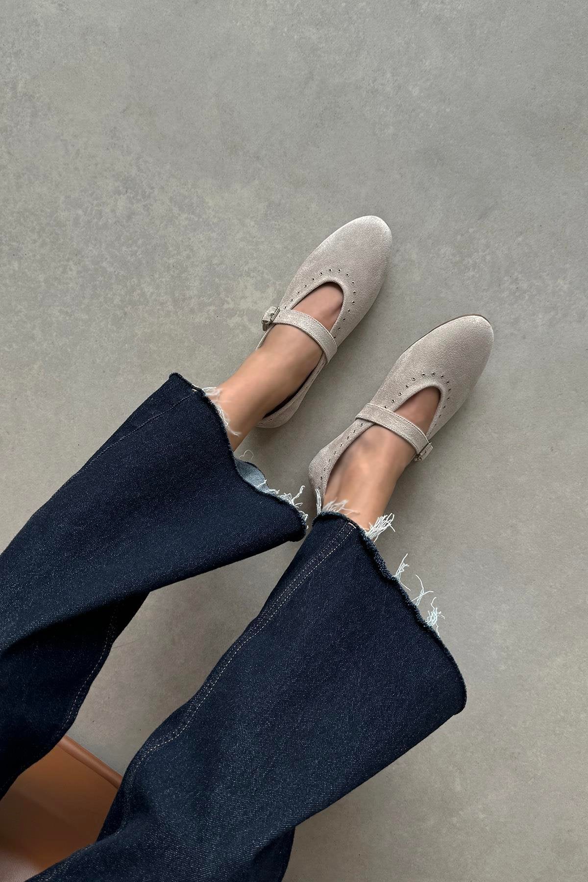 Abner Women's Drop Detail Suede Ballerina Flats - Beige