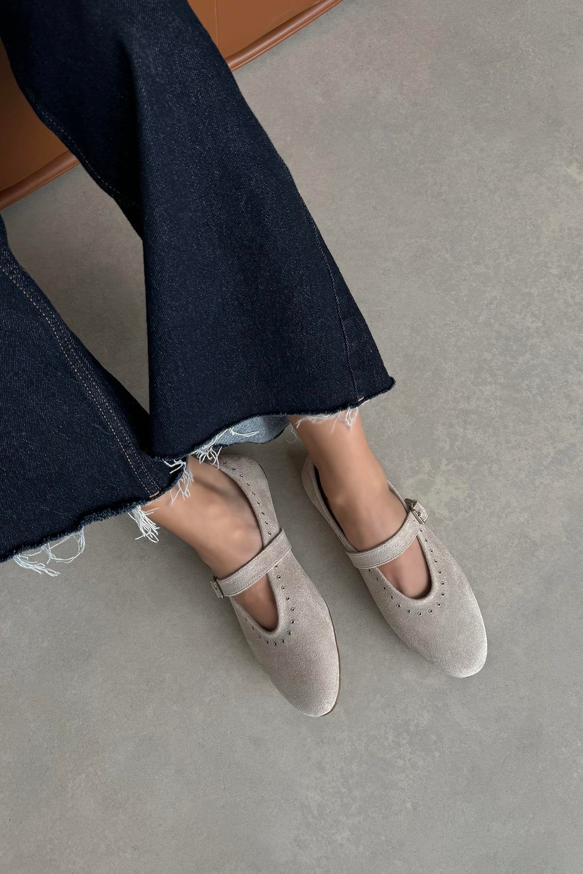 Abner Women's Drop Detail Suede Ballerina Flats - Beige