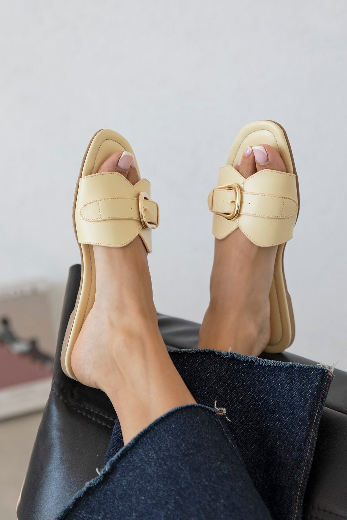 DORTE YELLOW LEATHER WOMEN’S CASUAL FLAT SLIPPERS | FOOTWEAR | Slipper | Lebbse DORTE YELLOW LEATHER WOMEN’S CASUAL FLAT SLIPPERS | FOOTWEAR | Slipper | Lebbse