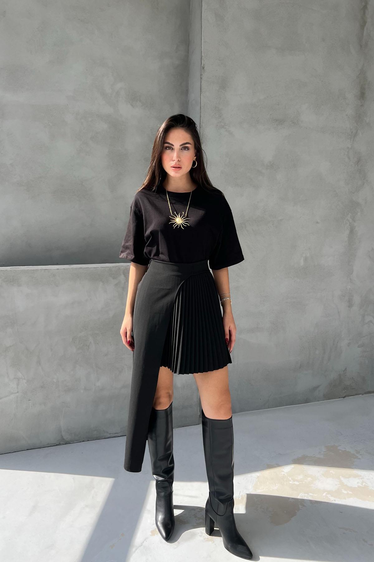 Black Pleated Asymmetric Cut Design Skirt