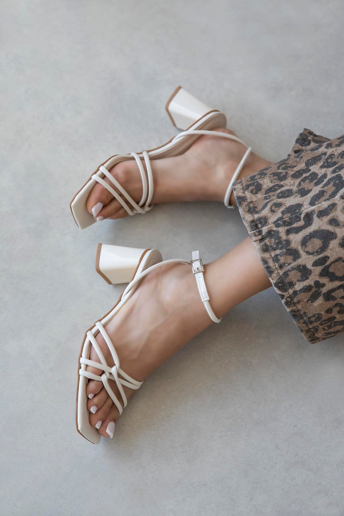 Onika Women's Heeled Crinkle Leather Sandals Beige