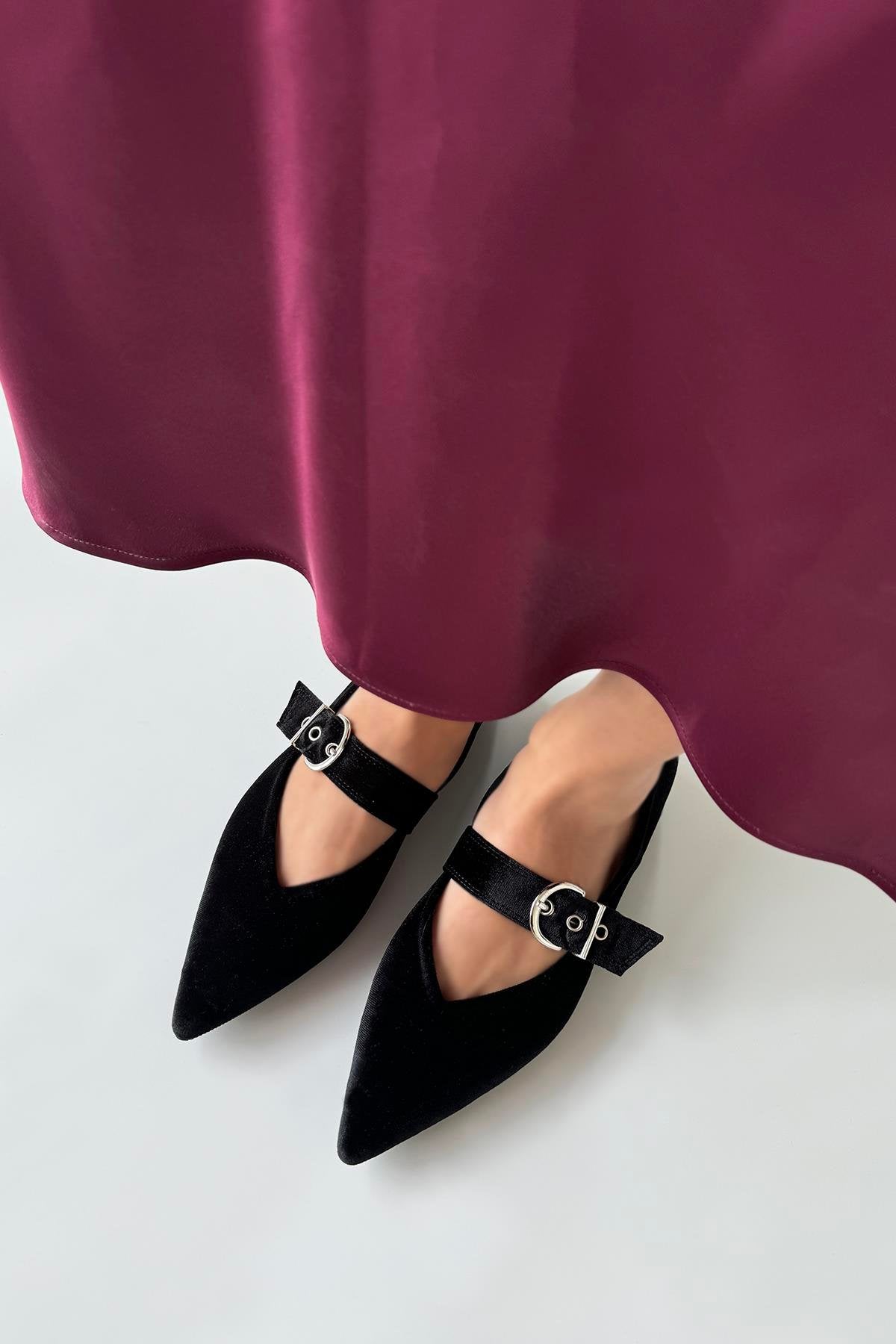 Bruno Women's Belt Detail Velvet Ballerina - Black