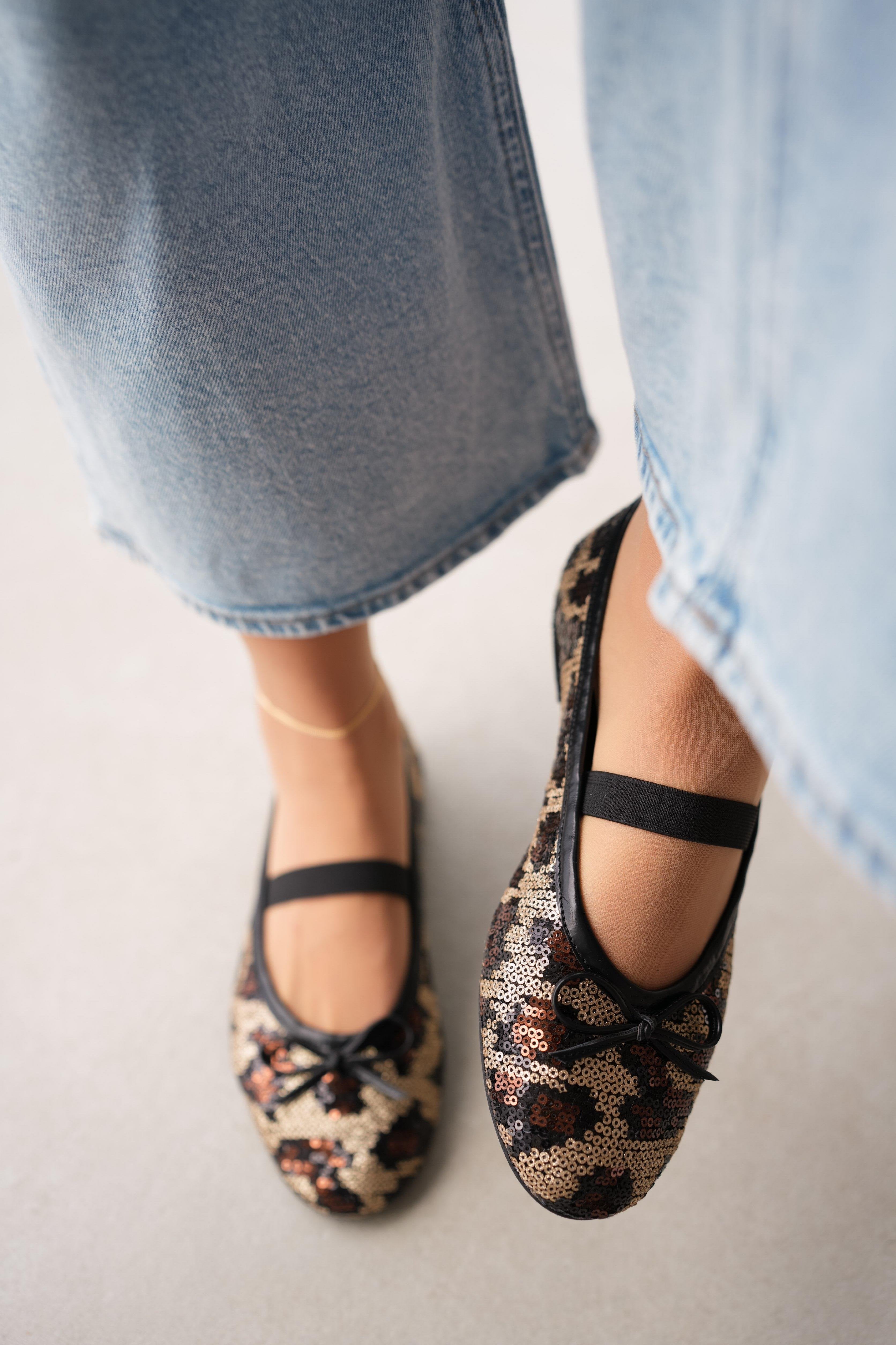 Teny Oval Toe Bow Detail Sequined Elastic Women's Ballerinas- LEOPARD