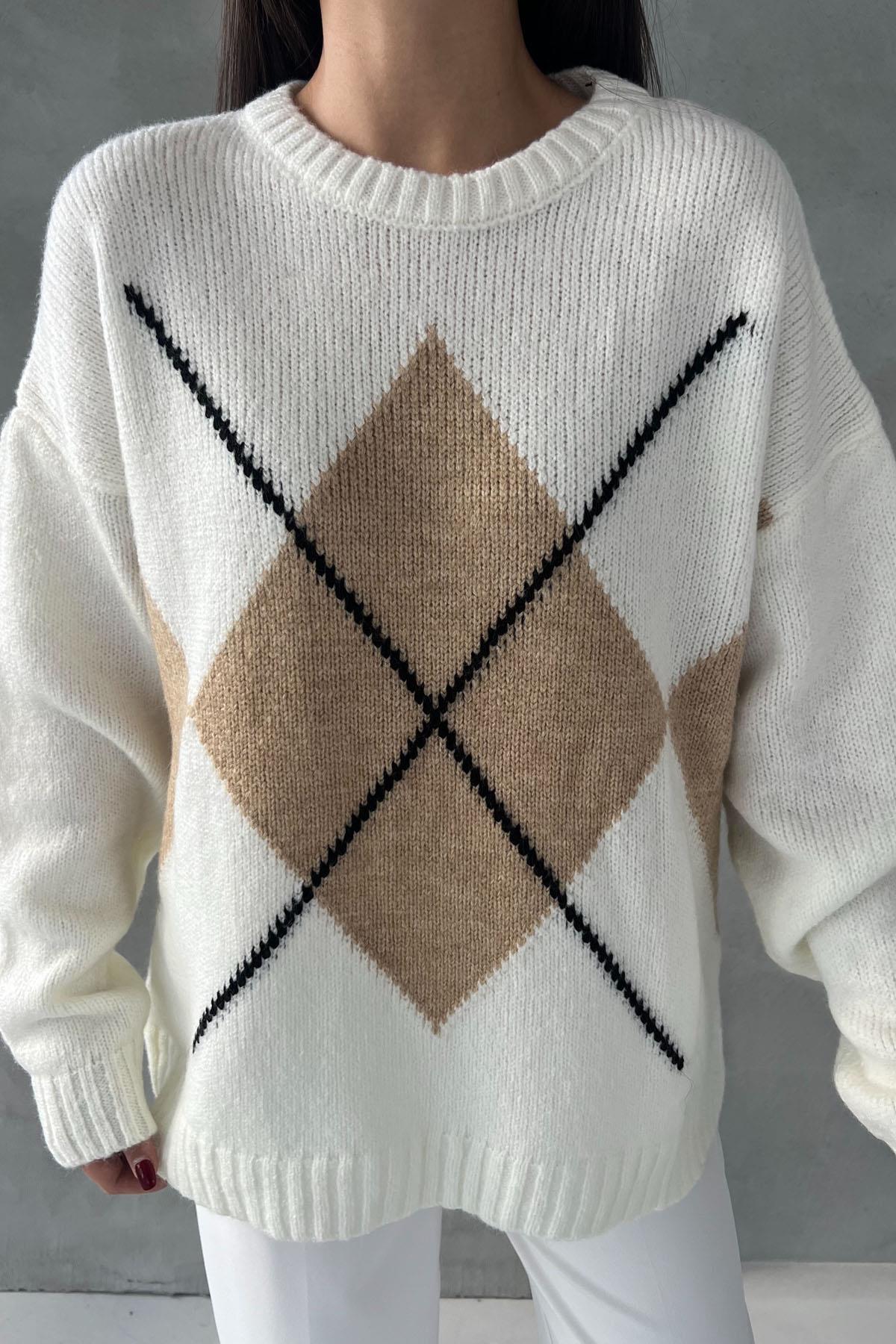 Ecru Light Brown Diamond Patterned Crew Neck Sweater