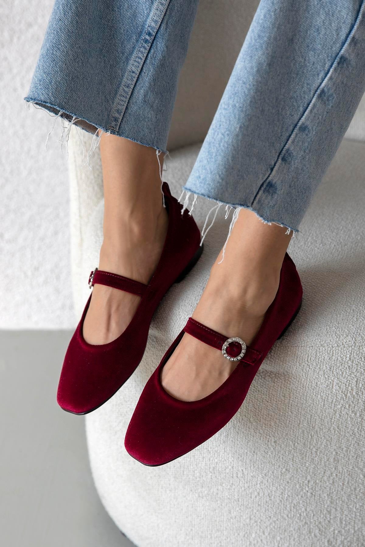 Berny Women's Belt Detail Velvet Ballerina - Burgundy