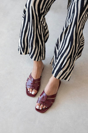 Luz Burgundy Casual Leather Slippers