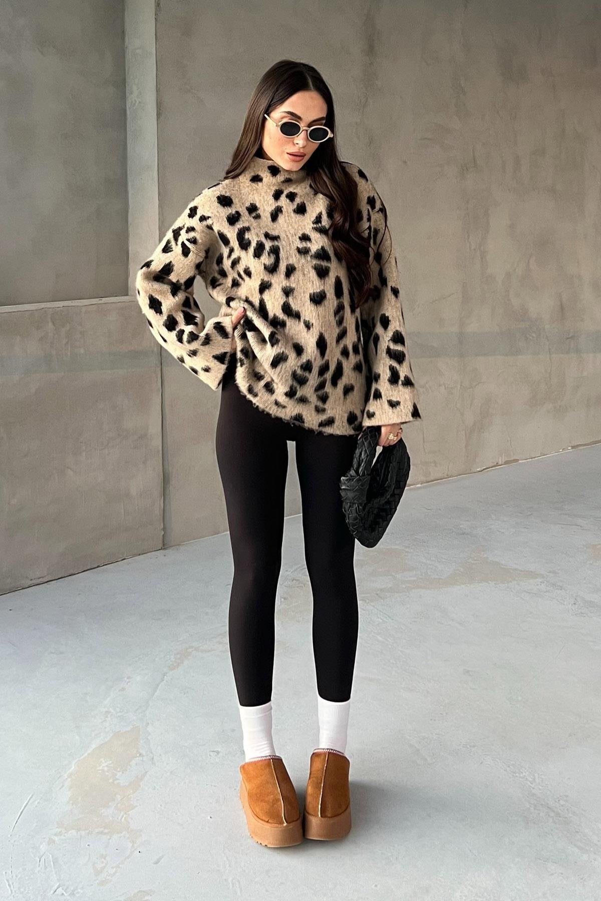 Beige Leopard Pattern Half Fisherman's Knit Sweater