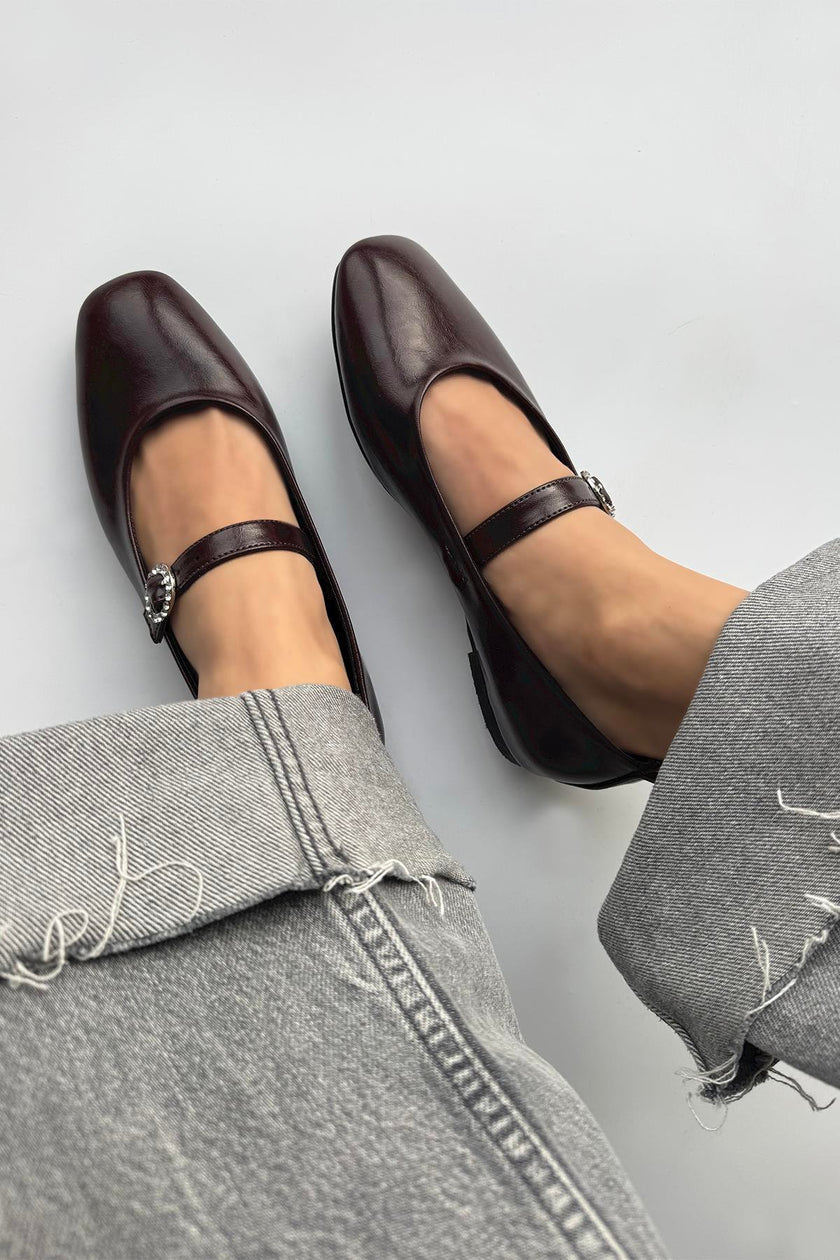 Berny Women's Belt Detail Crinkle Leather Ballerina - Burgundy