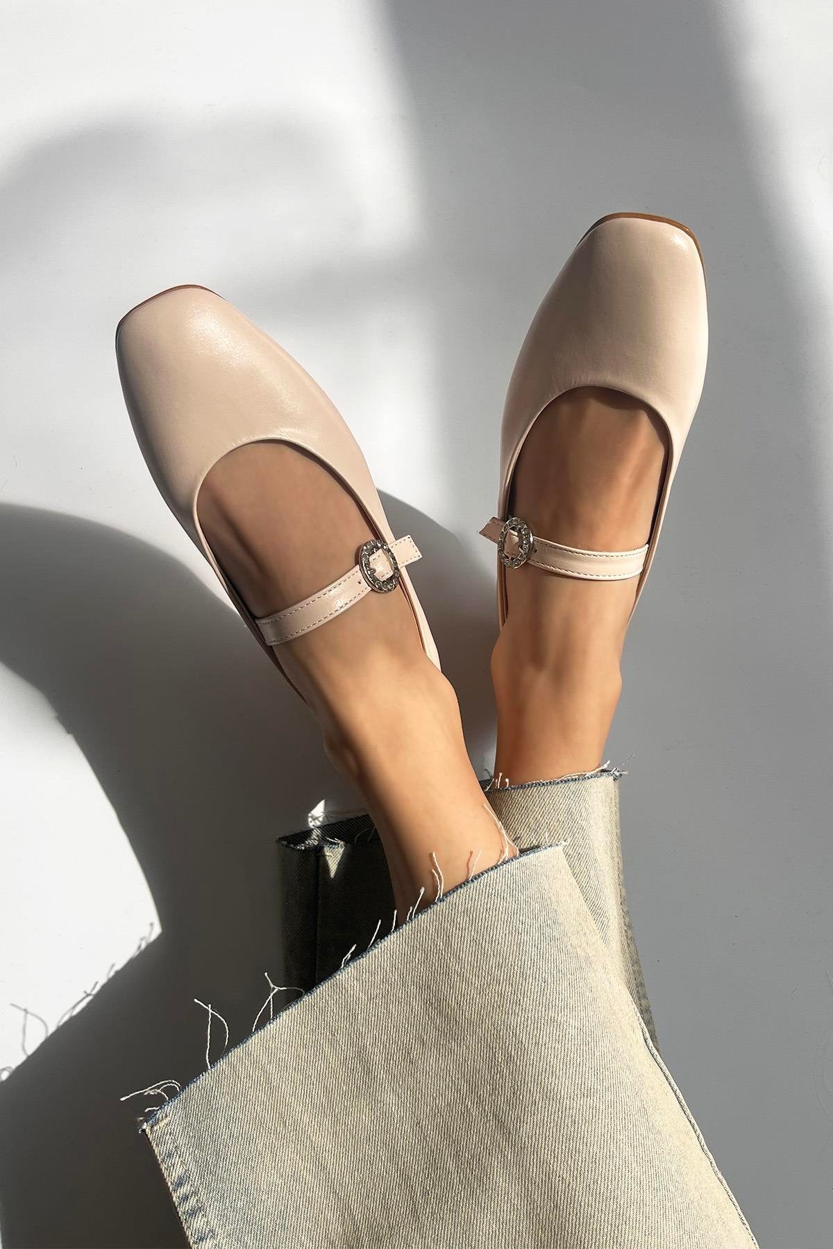 Berny Women's Belt Detail Leather Ballerina Beige