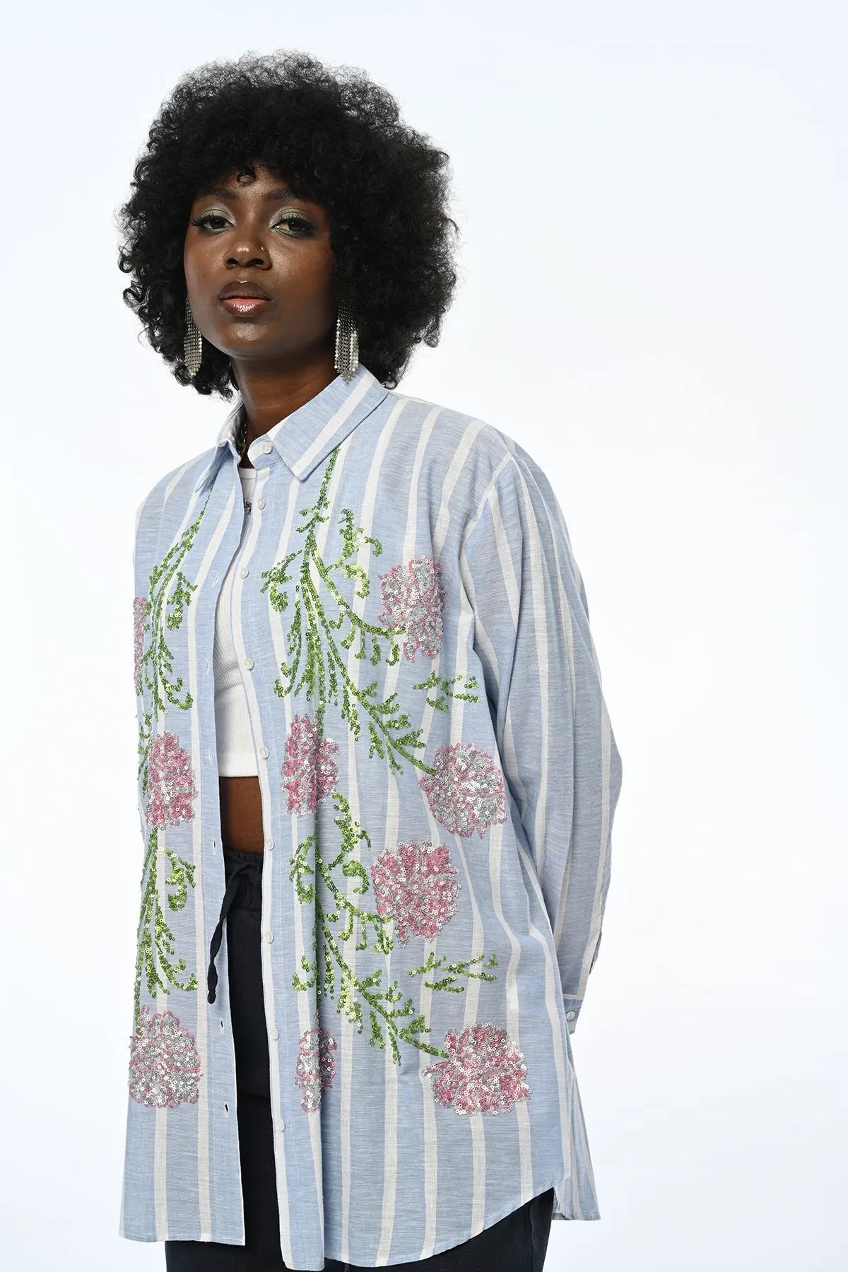 WOMEN'S STRIPED OVERSIZE CUT FLORAL EMBROIDERY SHIRT