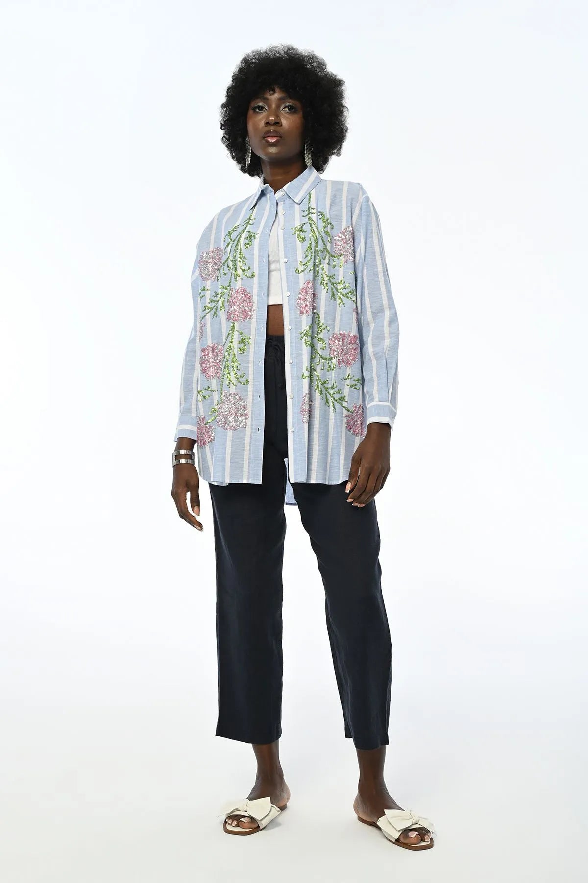 WOMEN'S STRIPED OVERSIZE CUT FLORAL EMBROIDERY SHIRT