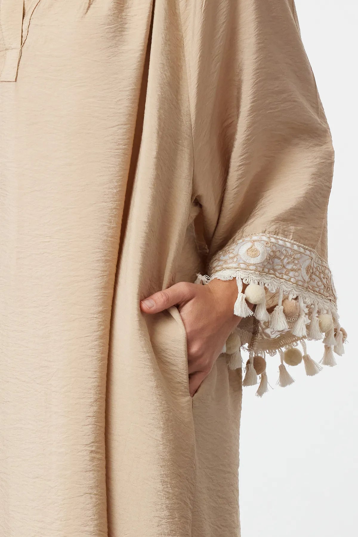 Stone Accessory Detailed Woven Cape &amp; Abaya