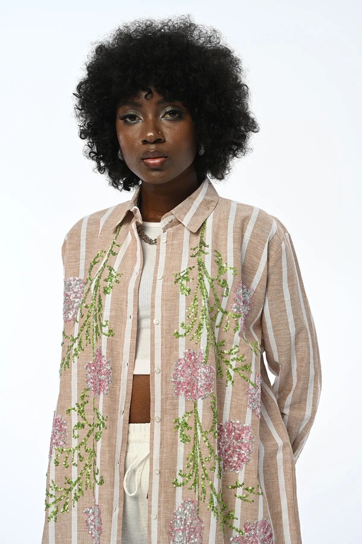 WOMEN'S STRIPED OVERSIZE CUT FLORAL EMBROIDERY SHIRT