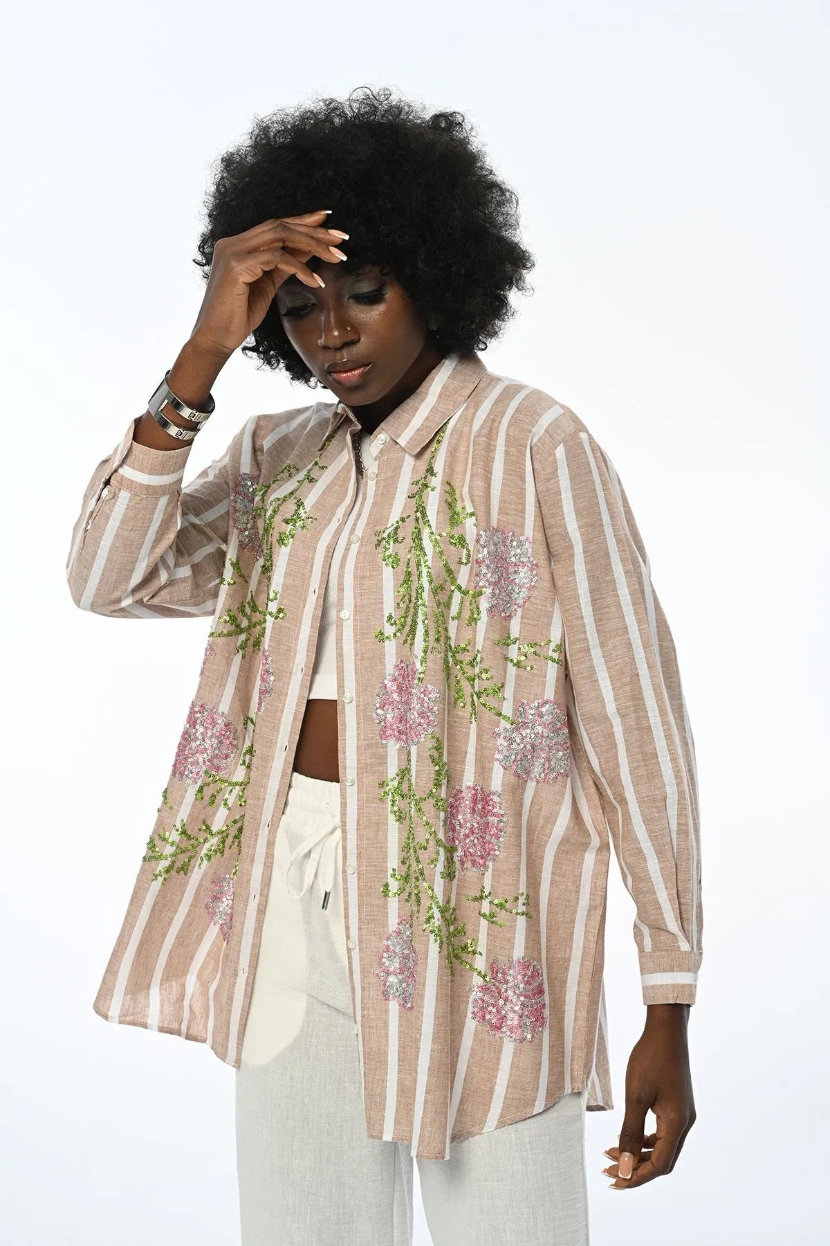 WOMEN'S STRIPED OVERSIZE CUT FLORAL EMBROIDERY SHIRT