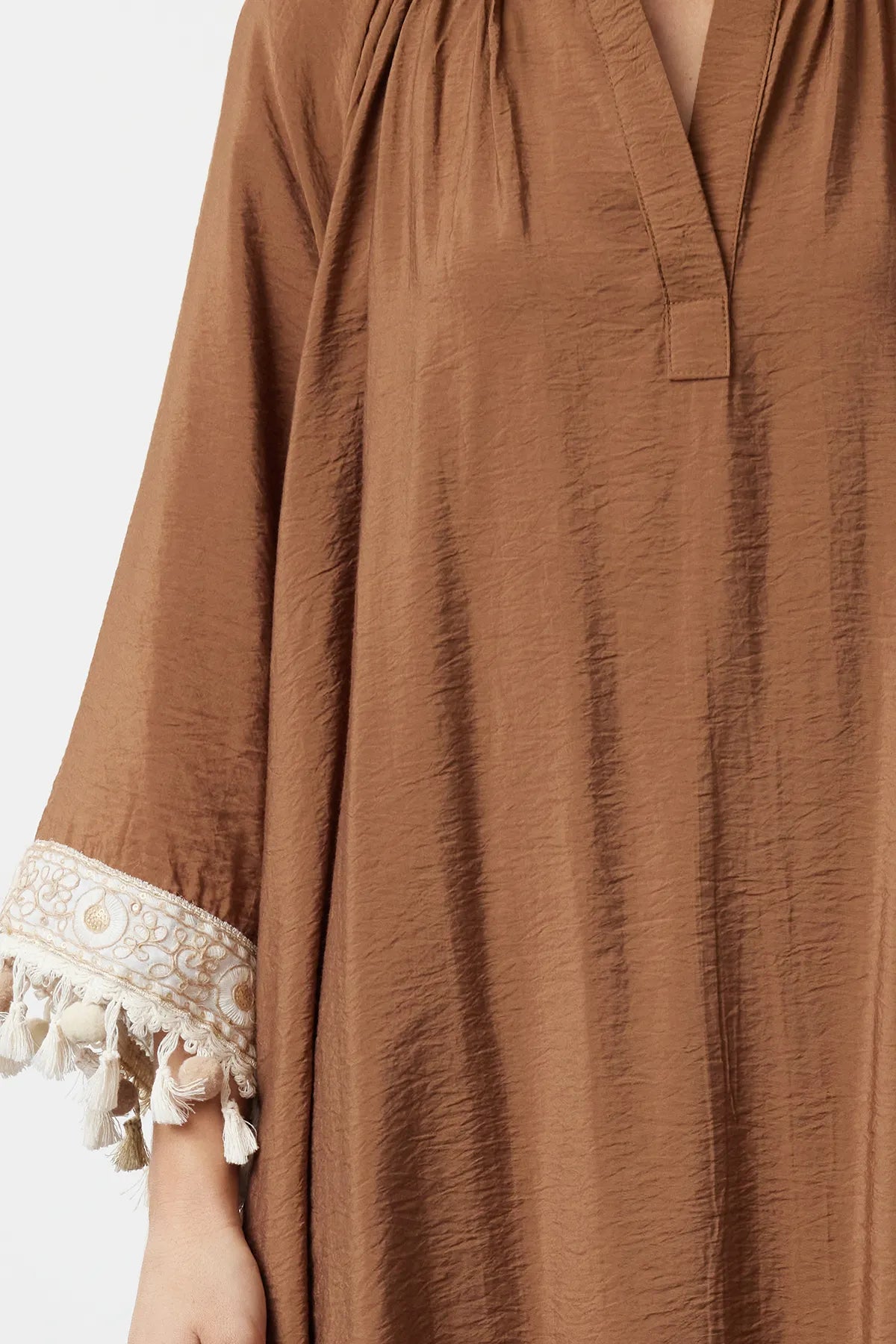 Brown Accessory Detailed Woven Cape &amp; Abaya