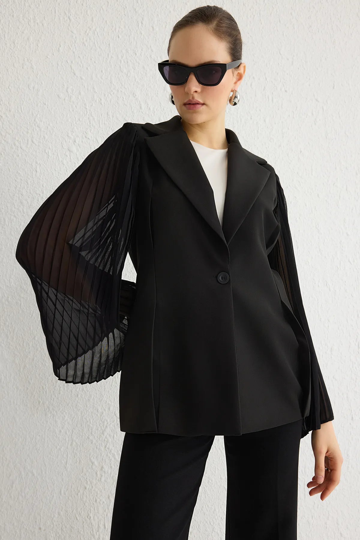 Black Chiffon Sleeves Fitted Woven Jacket