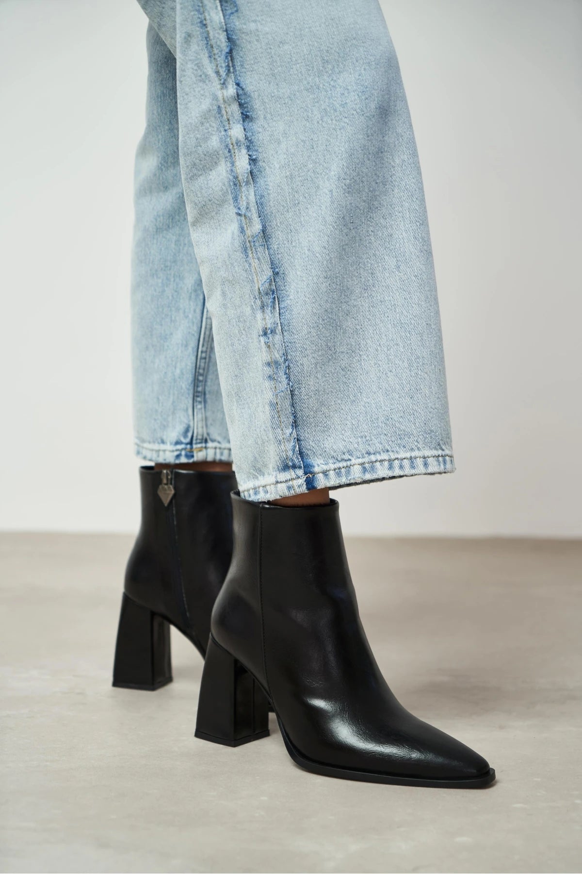 JUANITA BLACK RUSTIC PATTERN ZIPPER DETAIL WOMEN'S HEEL BOOTS