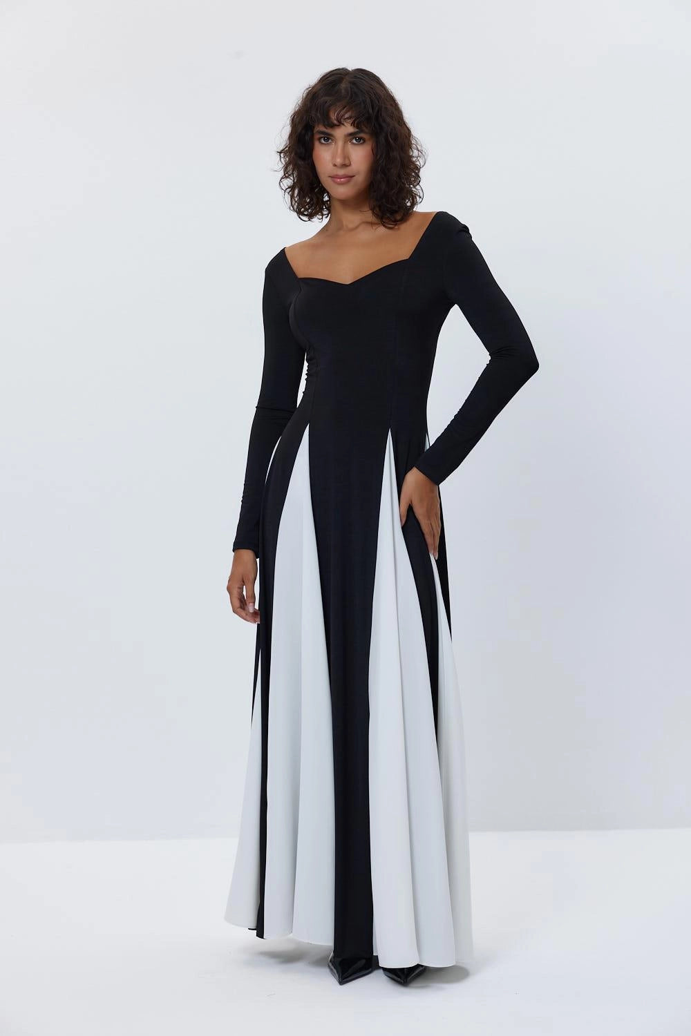 Heart Neck Block Color Black Long Dress