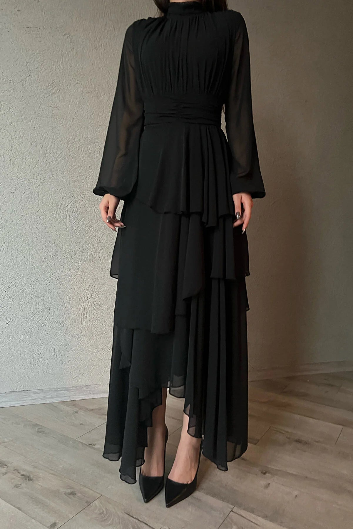 Throat and Waist Detailed Dress Black