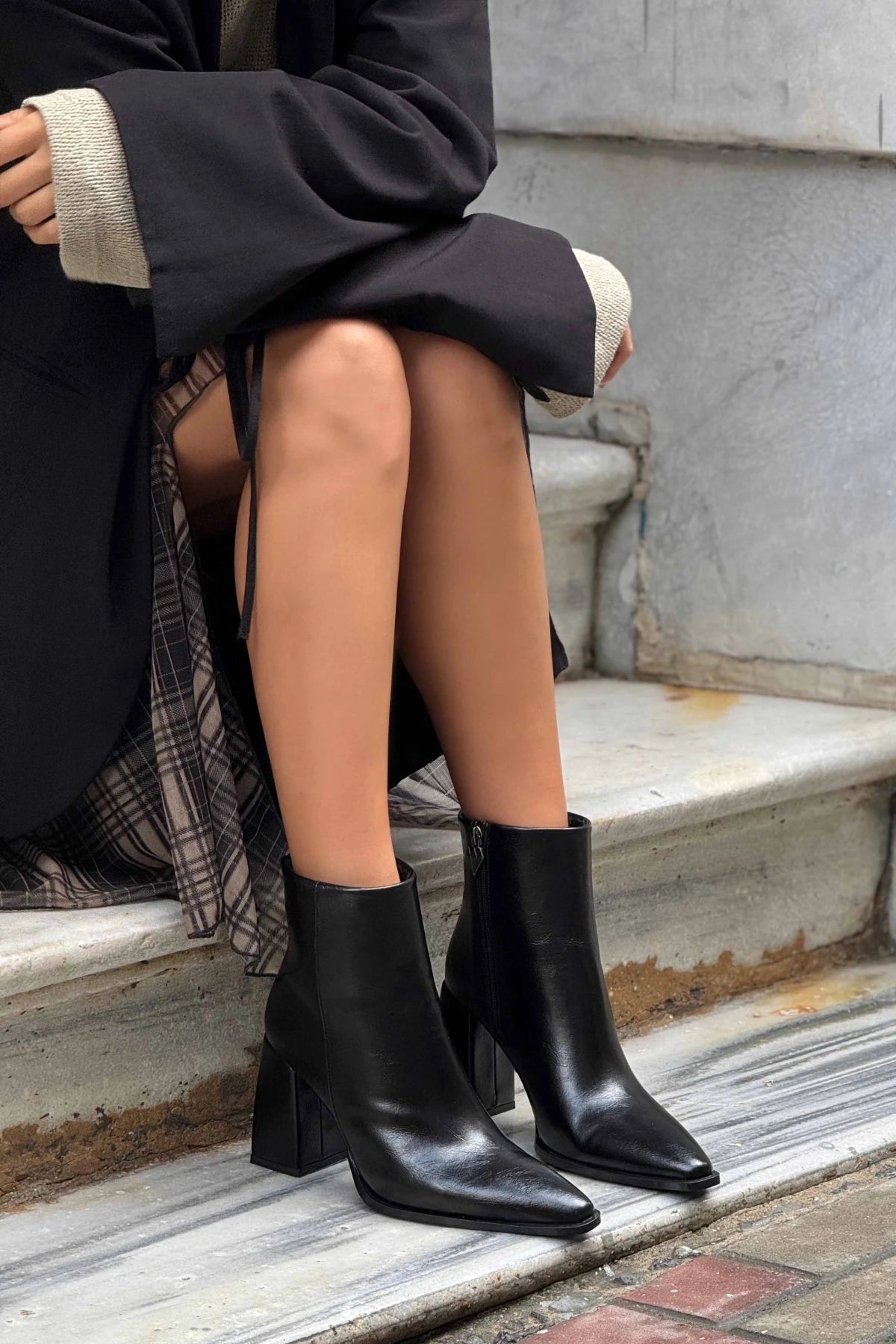 JUANITA BLACK RUSTIC PATTERN ZIPPER DETAIL WOMEN'S HEEL BOOTS