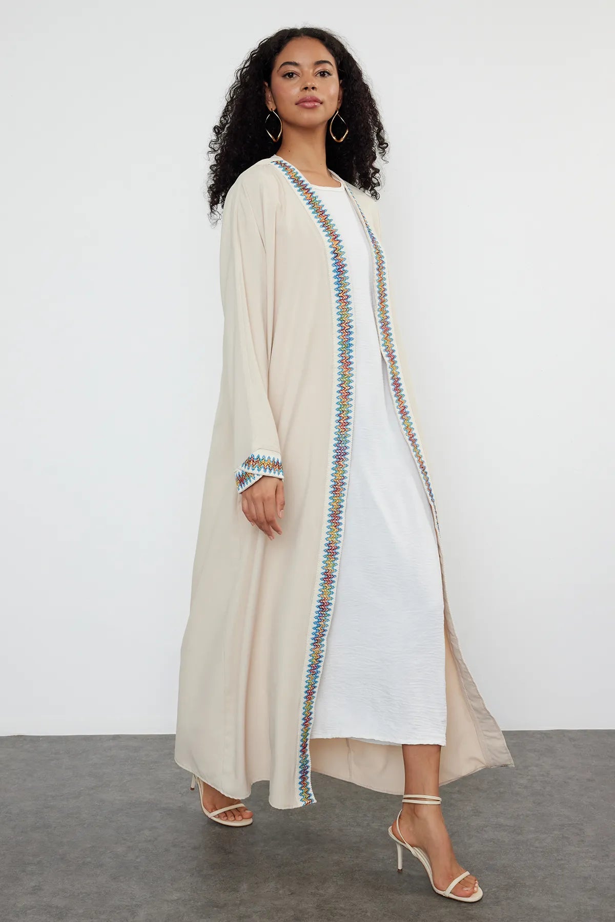 Stone Colored Accessory Piping Woven Cape & Abaya | | Lebbse Stone Colored Accessory Piping Woven Cape & Abaya | | Lebbse
