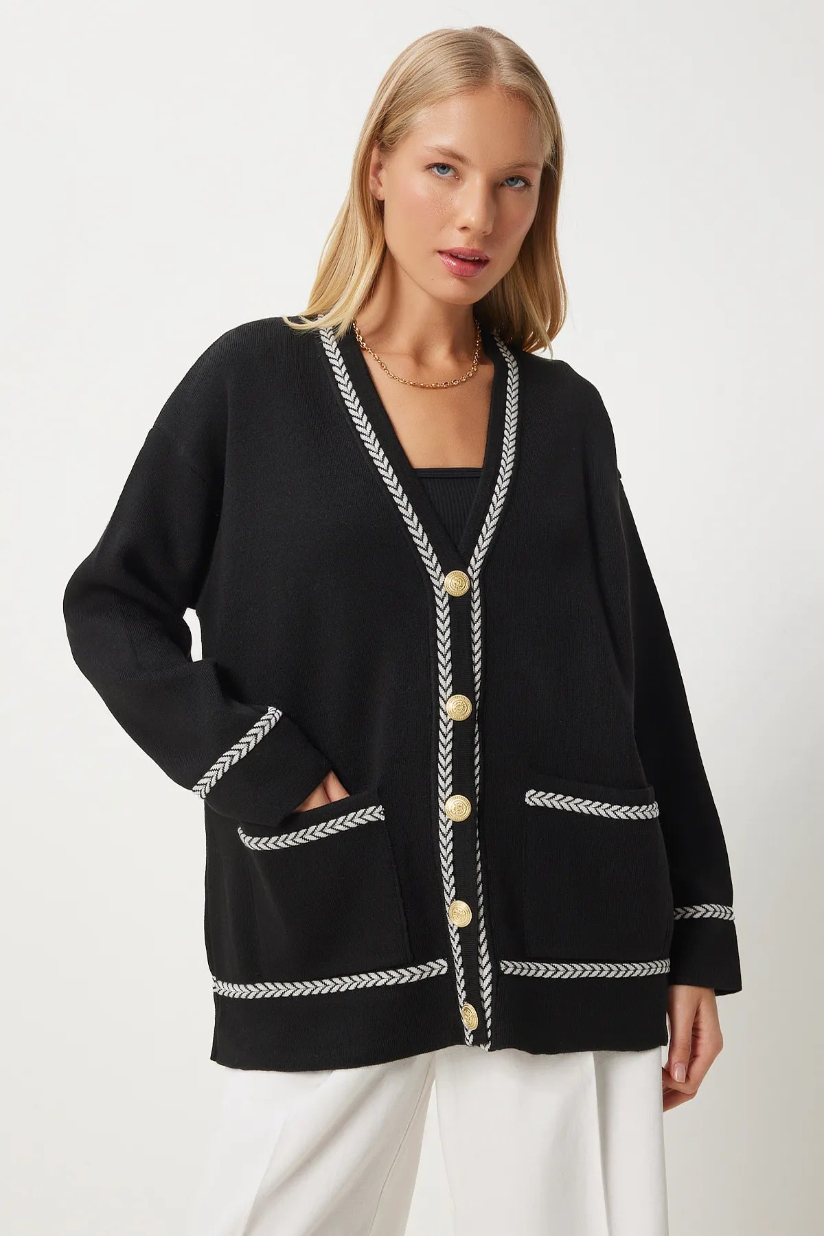 كارديجان تريكو قصير اسود بتفاصيل شريط مجدل مع جيوب - Black Contrast Detail Pocket Long Knit Cardigan