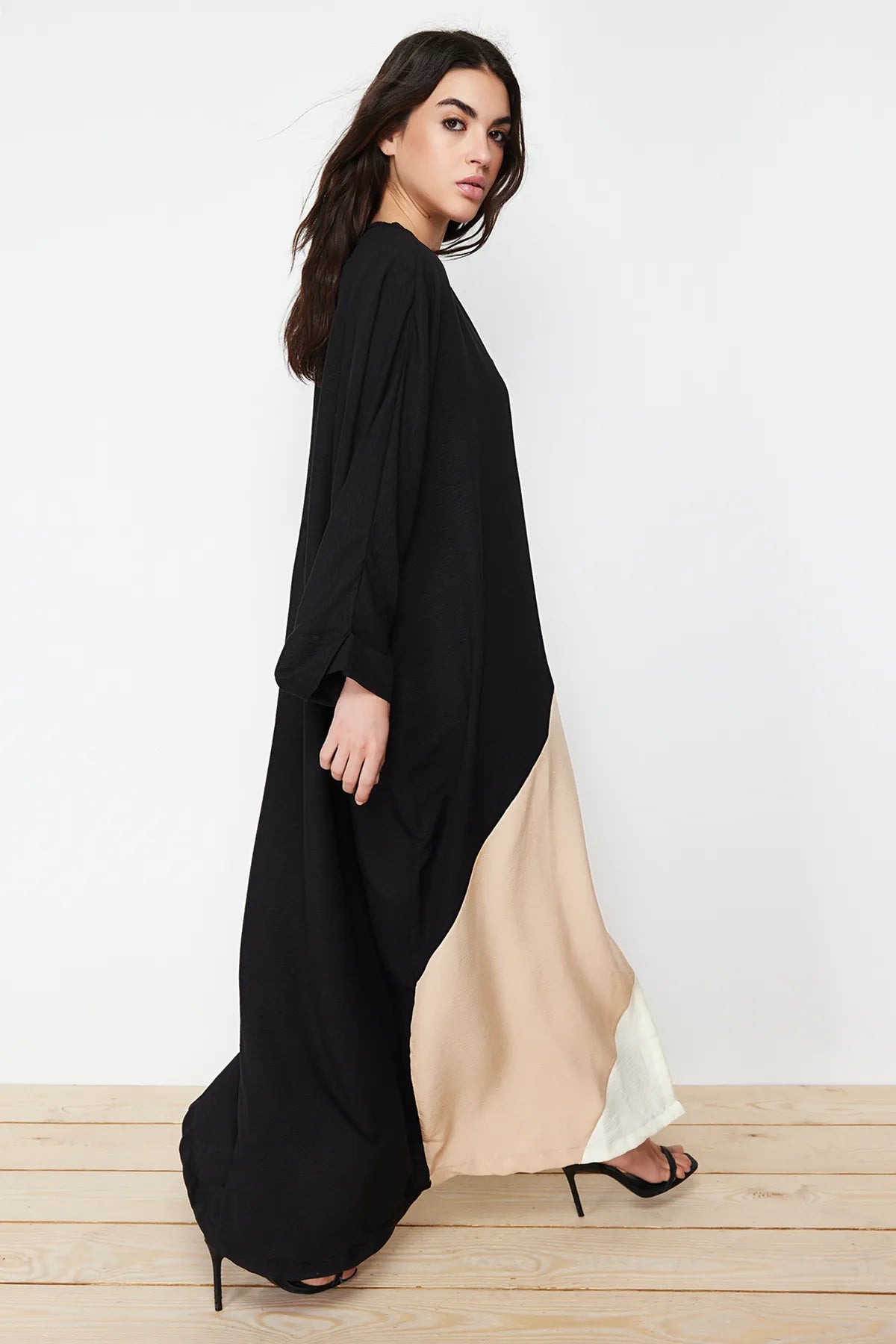 Stone Color Block Long Woven Cape &amp; Abaya