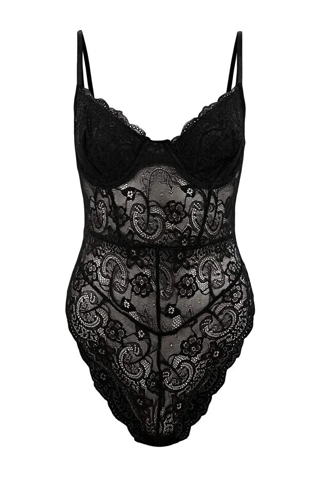 Black Lace Non-Padded Fitted Body