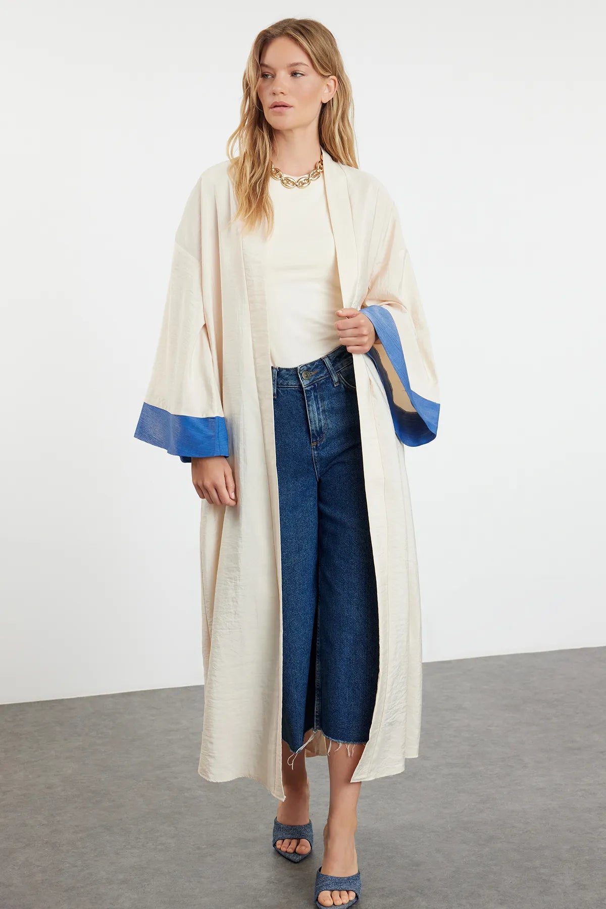 Stone Color Block Woven Cape &amp; Abaya