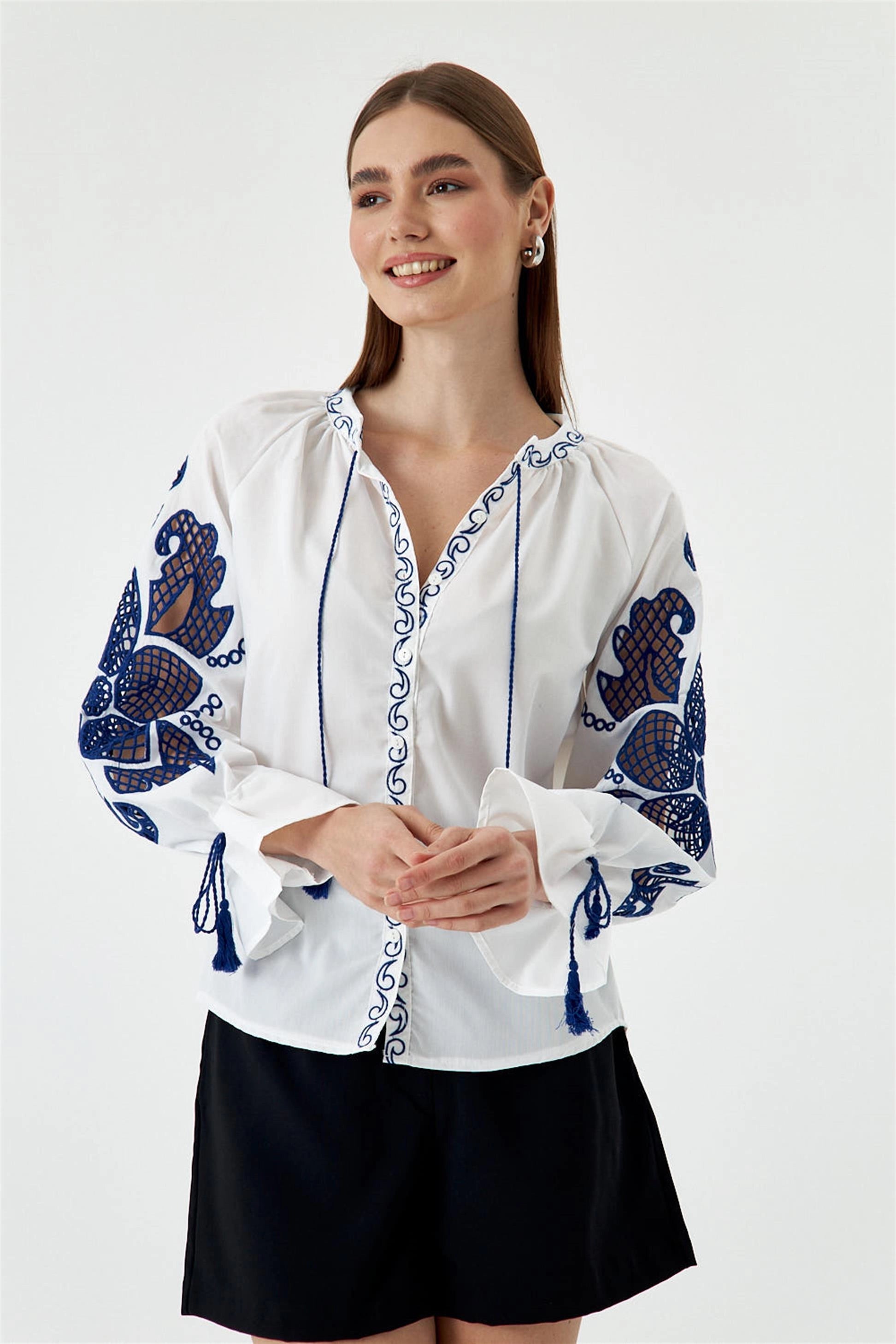 Judge Collar Embroidered White Women's Shirt