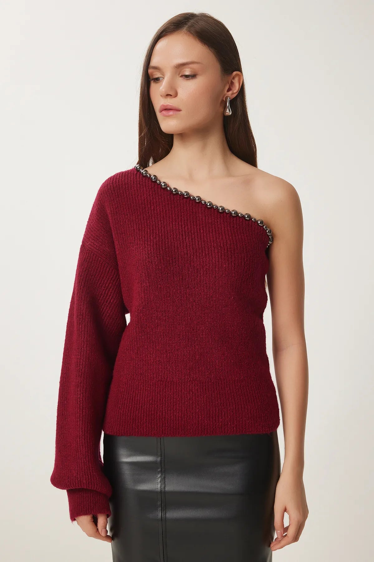 Pearl Detailed One Shoulder Knitted Sweater CLARET