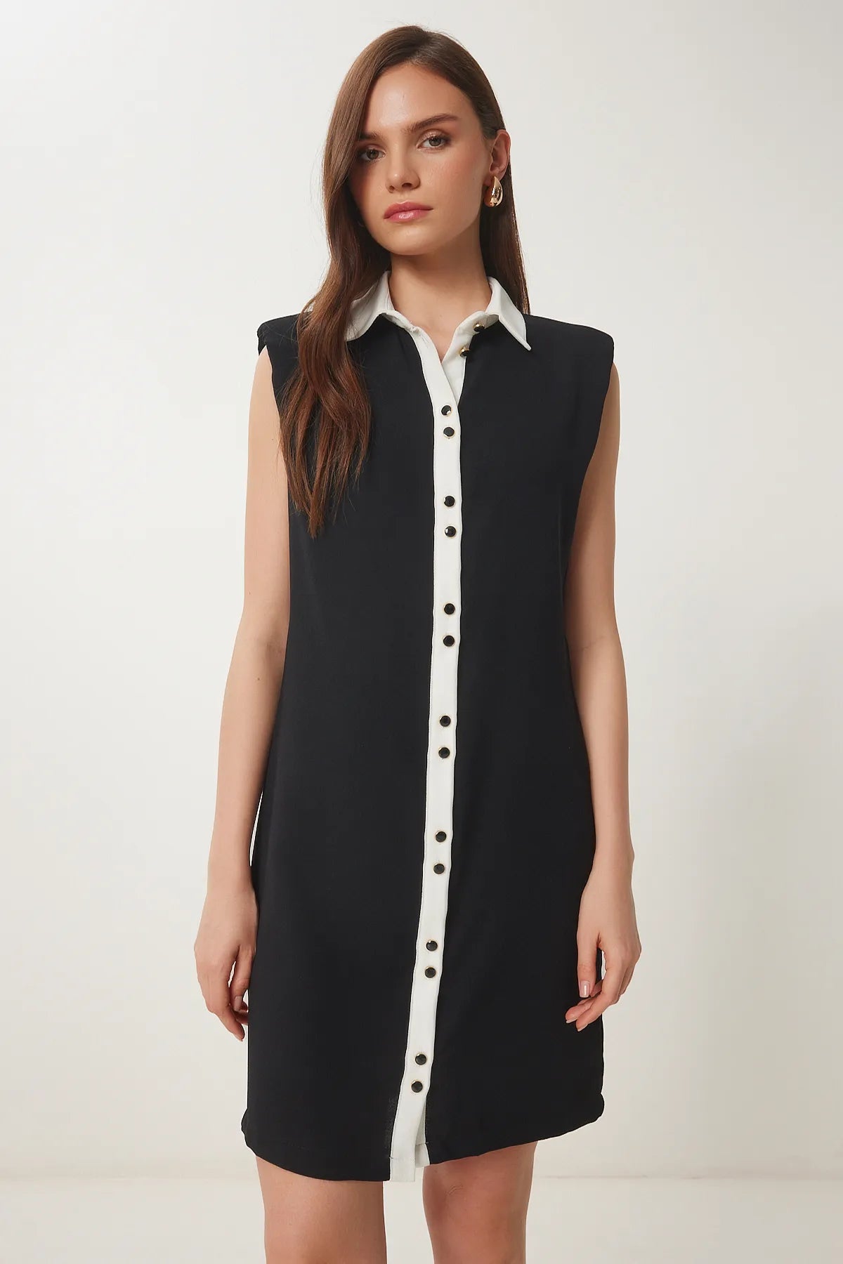 Zero Sleeve Short Dress Black