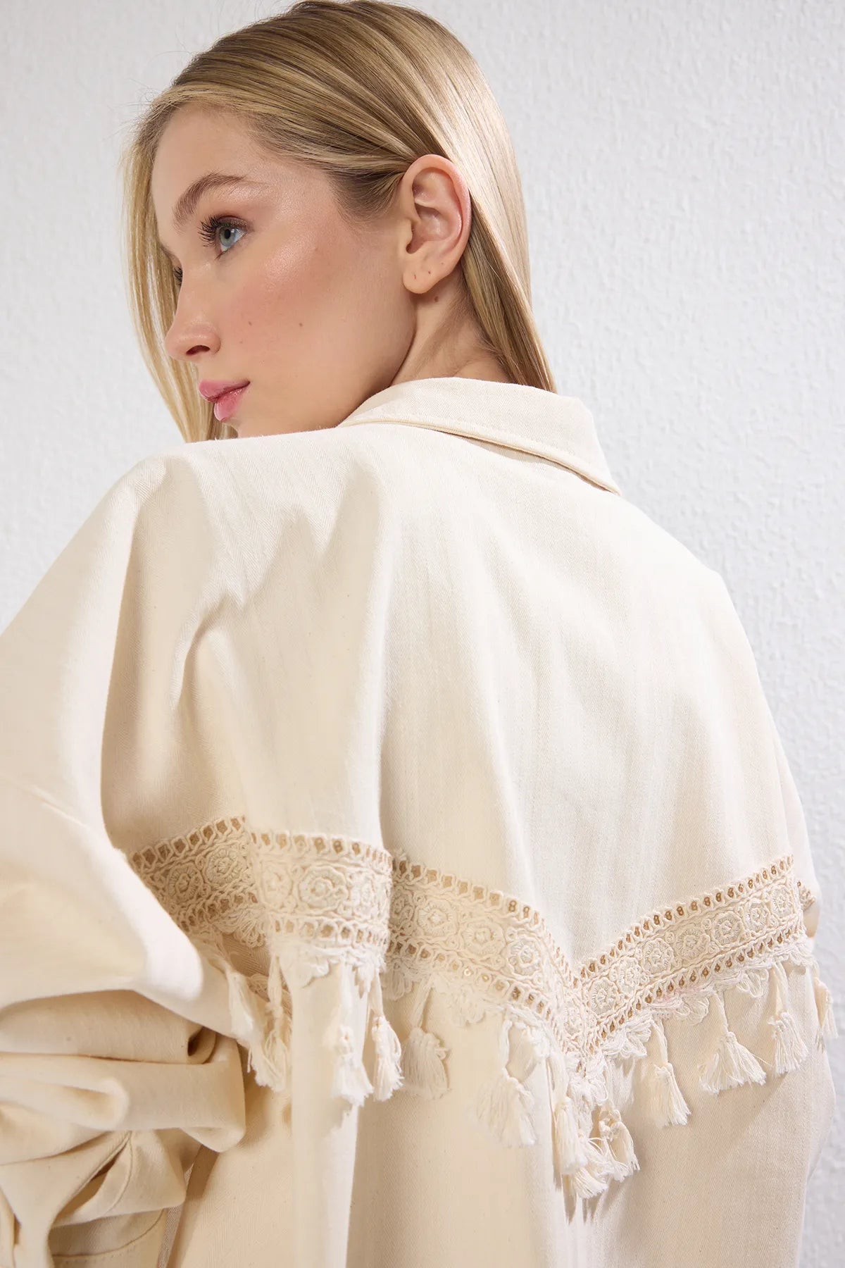 Beige Lace Back Pocket Regular Gabardine Jacket