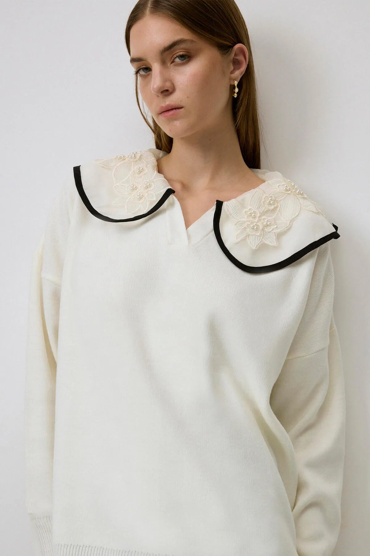 KNIT SWEATER WITH EMBROIDERED COLLAR