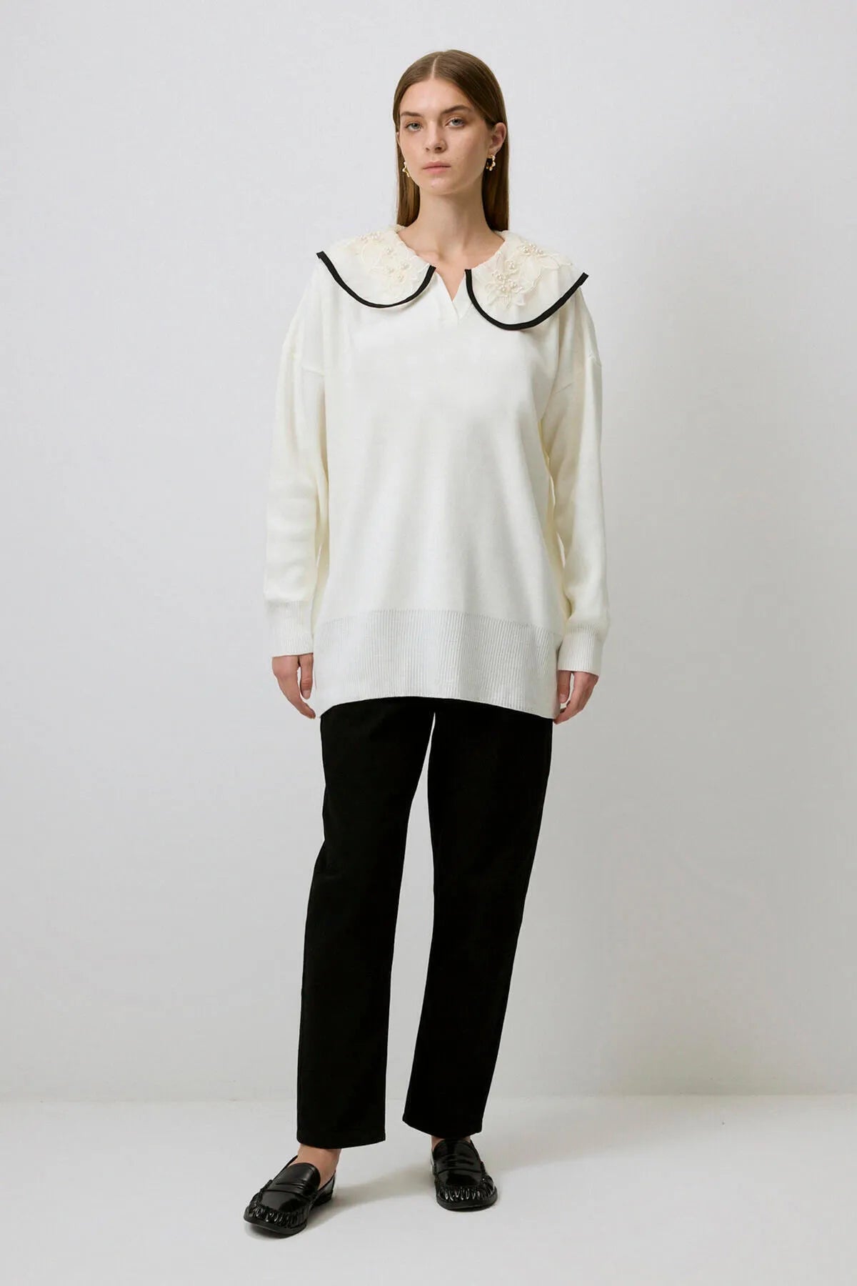 KNIT SWEATER WITH EMBROIDERED COLLAR