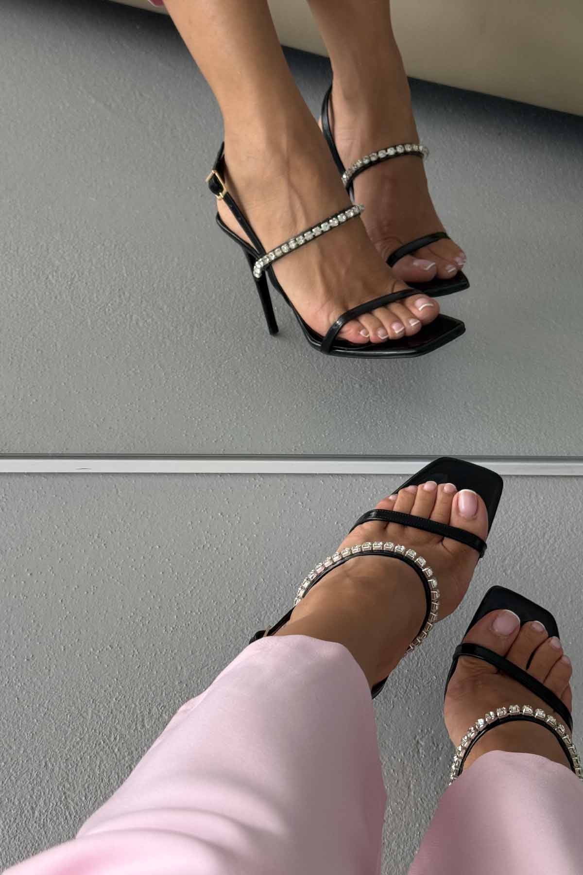 Venatia Stone Black Patent Leather Heeled Shoes