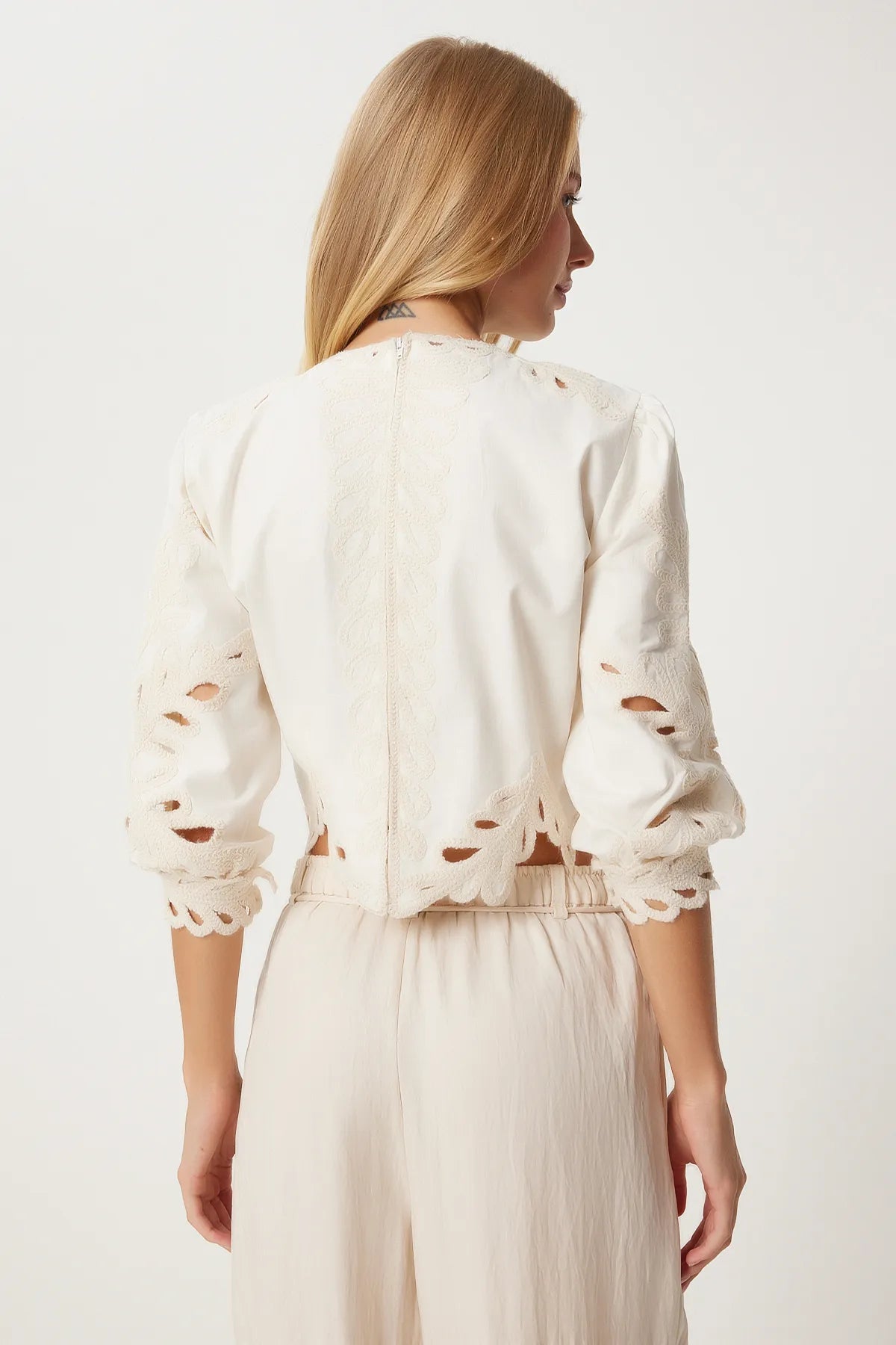 Balloon Sleeve Zippered Crop Blouse - Lebbse